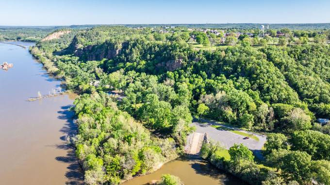 Riverview Park Public Boat Ramp and Sandstone Bluff on the Arkansas River